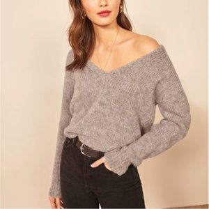 Reformation Amelia Apalca Deep V Gray Sweater Medium